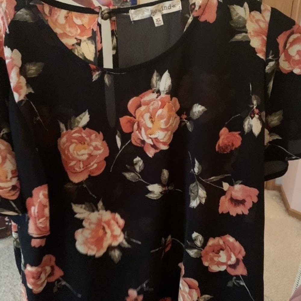 Floral blouse.